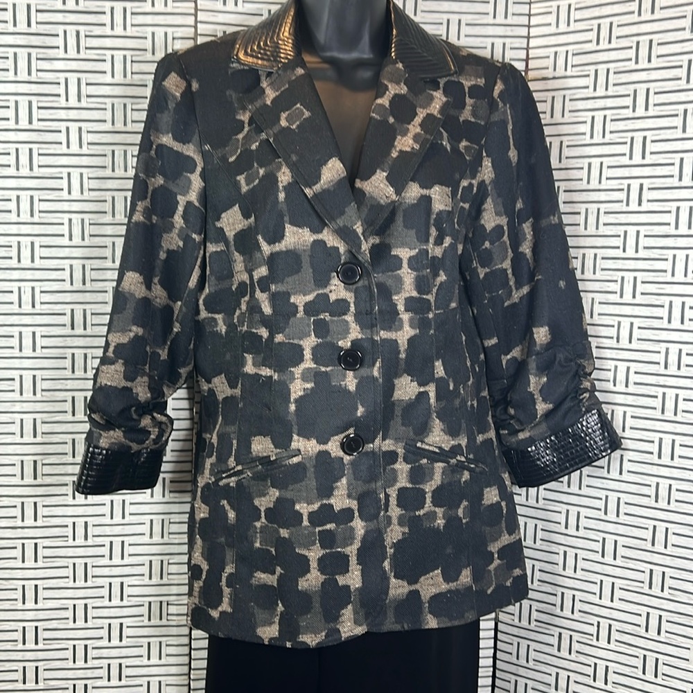 Anthracite by Muse jacket